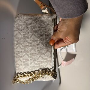 Michael Kors Fanny pack (white and gold)